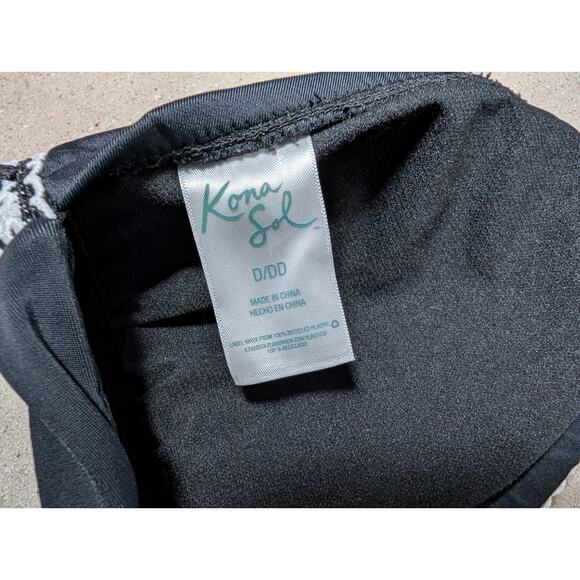 Kona Sol Halter Bikini Top Womens D/DD Black Solid Crochet Trim & Blk Bottoms - Picture 5 of 7